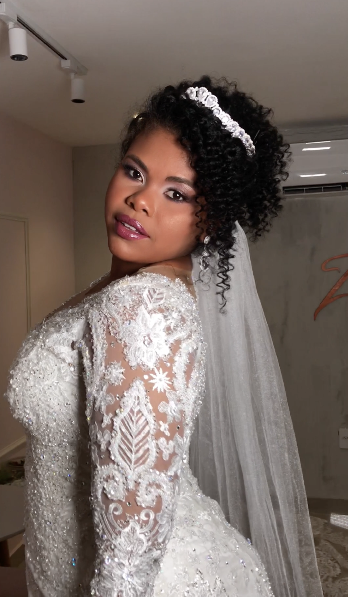 Trabalho de maquiagem e penteado de Priscilla Pacheco